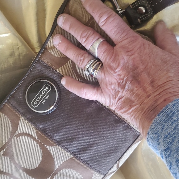 COACH LADIES HANDBAG OR SHOULDER BAG - Picture 8 of 10